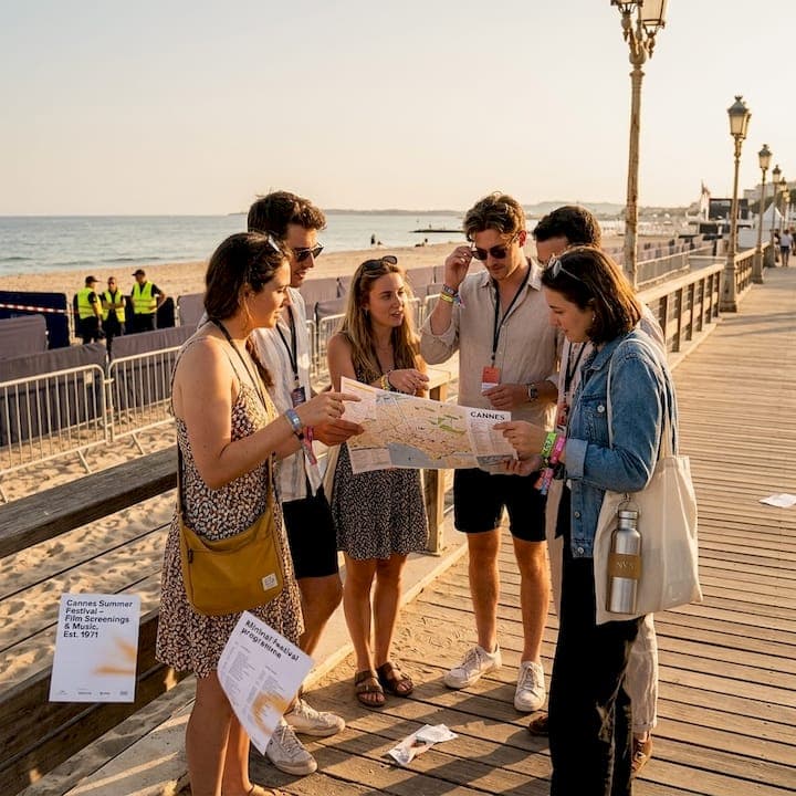 Step by step city tour guide for Les Plages Électroniques